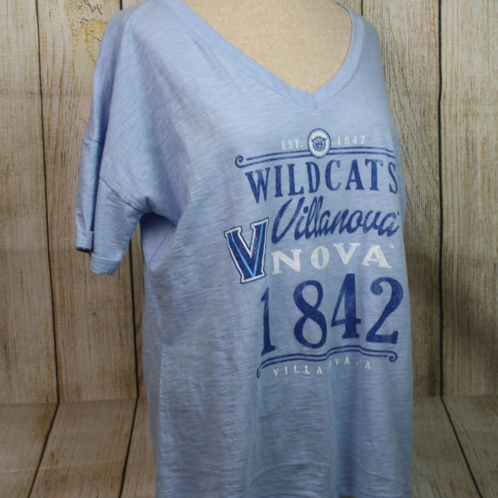 NCAA Villanova Wildcats Ladies V-Neck Top NWT